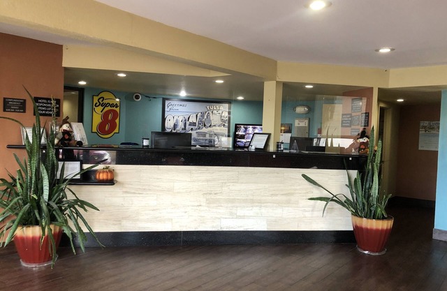 Super 8 by Wyndham Tulsa