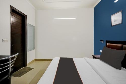 Super Collection O Agniv Residency Near Saket Metro