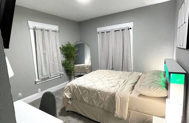 Super Cozy, Chic & stylish spacious 3 bdr 2 story townhome