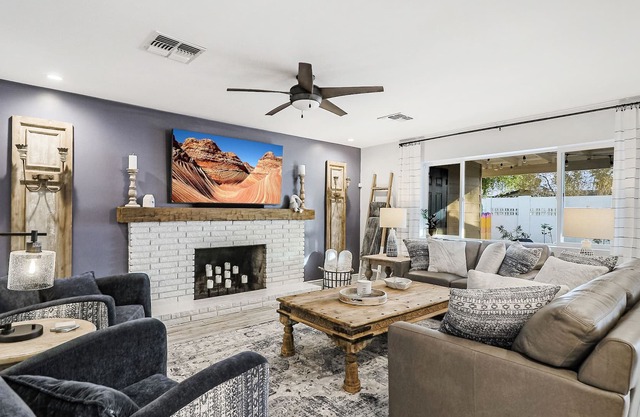 SUPER COZY HOME | JACKRABBIT HOUSE | 5 Min to Old Town