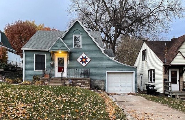 Super Cute & Cozy Midtown Bemis Park Bungalow!!