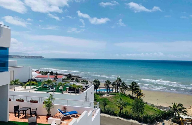 Super Duplex al mar con acceso a la playa - Club Privado en Manta