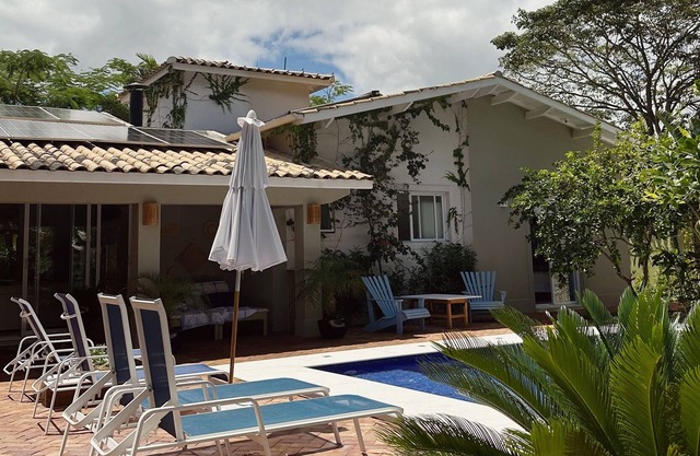 High Standard with 4 suites, Air + Pool + Space