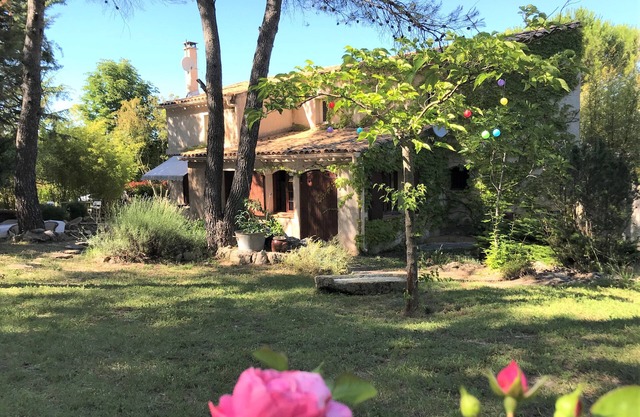 Súper Familia casa de campo provenzal cerca de Aix Villa con piscina y vistas a hasta 12 personas