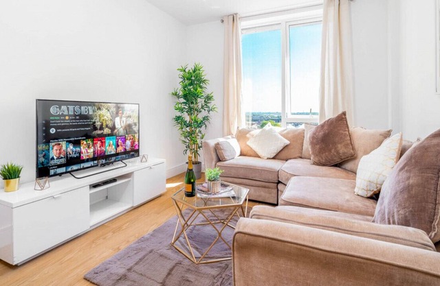 Super High-End Luxury Suite - Central - Parking