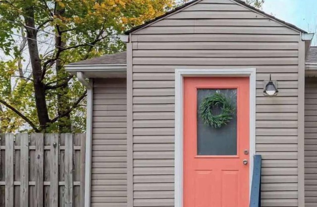 NEW: Grove Cottage - close to beach, wineries & Spire!