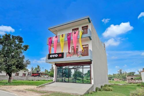 Super Hotel O Kashvi Inn & Cafe