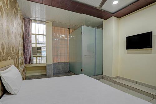 Super Hotel O Krishna Guest House & PG