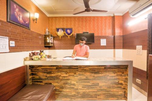 Super Hotel O Shri Sai Guest House