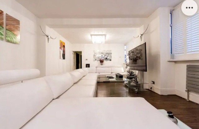 Super large apartment in London for larger groups