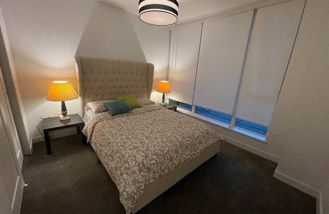 Super new Near airport&sky train 2&2 center area