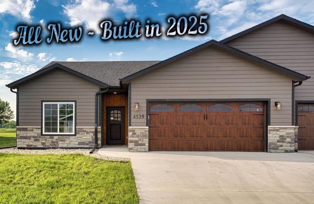 Check it out ! New In 2025 home in Sioux Falls BOOK NOW why stay in a motel?