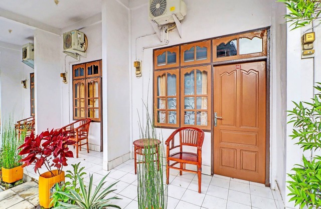 Super OYO 1356 Gusti Residence