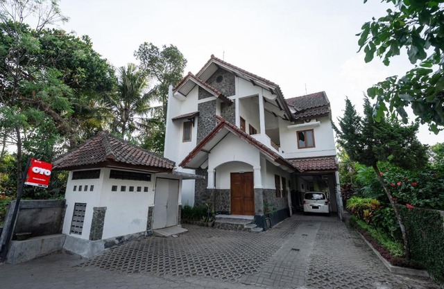 Super OYO 1778 Omah Duwet