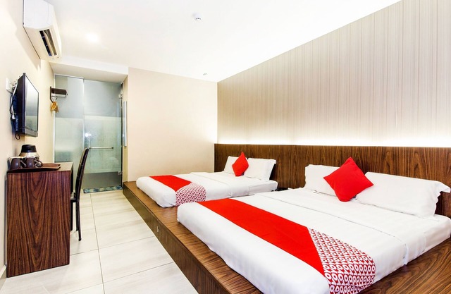 Super OYO 340 Comfort Hotel