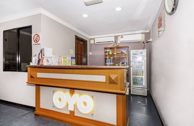 Super OYO 473 Comfort Hotel 2