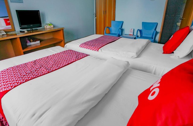 OYO 90072 Apri Inn Syariah