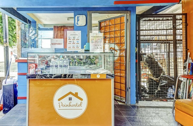 Super OYO 90692 Point Hostel