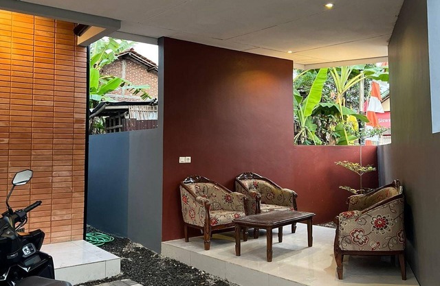 Super OYO 93514 Rubina Syariah Hotel
