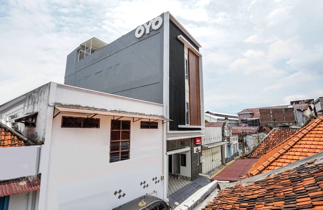 Super OYO Capital O 614 Graha 8 Syariah