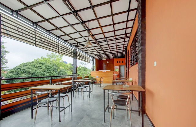 Super OYO Capital O 90151 Guest House 180