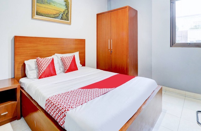 Super OYO Collection O 90641 Sky City Home