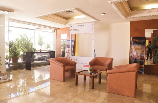 Super OYO Collection O 166 Hotel Princess