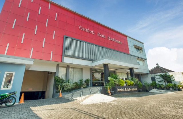 Super OYO 3726 Tembok Batu Residence