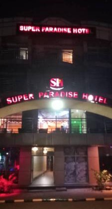 Super Paradise Hotel