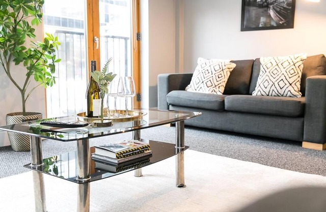 Super Spacious 2 Bed Apartment