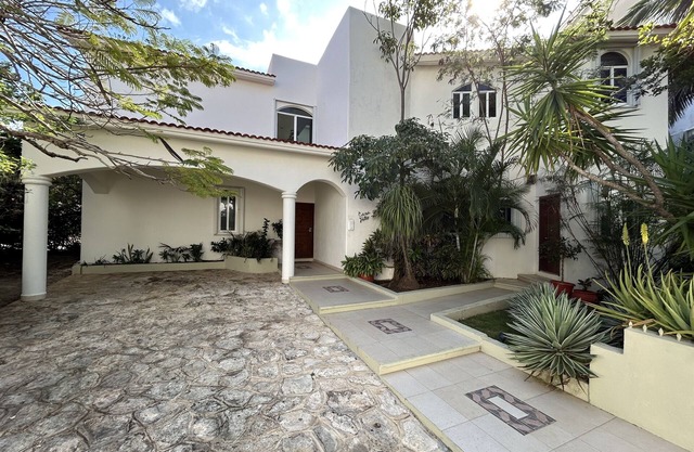 Casa Foto-fabuloso y casi frente al mar! en Playa del Carmen 4 Br
