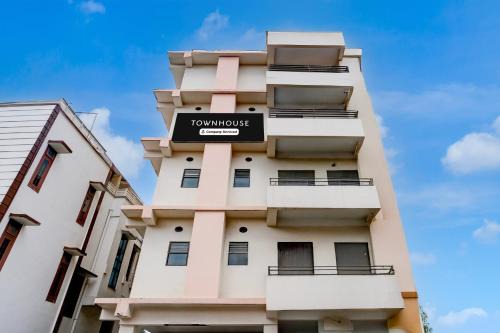 Super Townhouse Beltola Tiniali Formerly Hotel Pratishtha