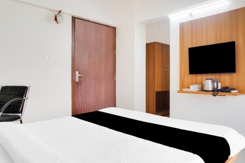Super Townhouse Lohegaon Near Pune Airport formerly Landmark Regency