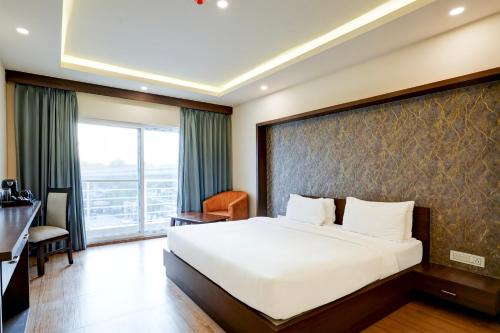 Super Townhouse Oak Mahadevapura Opposite Phoenix Mall Formerly Grand Wilton Inn