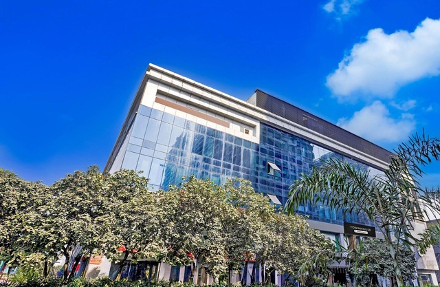 Super Townhouse PBG Mall Vashi
