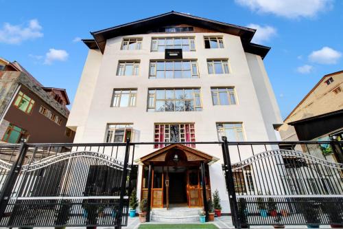 Super Townhouse Rajbagh Formerly Hotel Modern