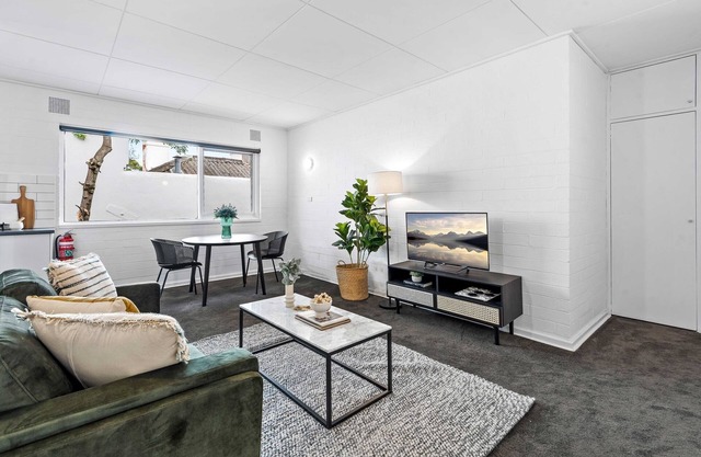 Superb 1-Bed Unit with A Generous Balcony