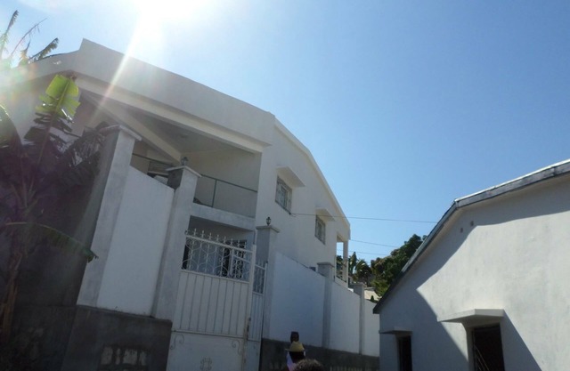 Magnífica casa de vacaciones de 3 dormitorios cerca de la costa de Majunga