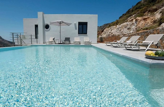 Superb 5BR Villa Perfect View at Crete