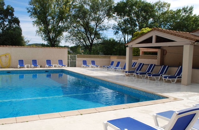 El alojamiento es magnífica cerca de Quissac - deniega propiedad piscina grande