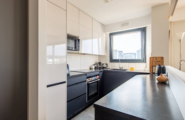 Superb apartment with view of Pont de Sèvre