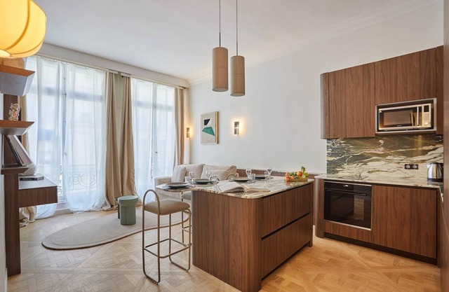 Superb Apartment on the Champs Elysees
