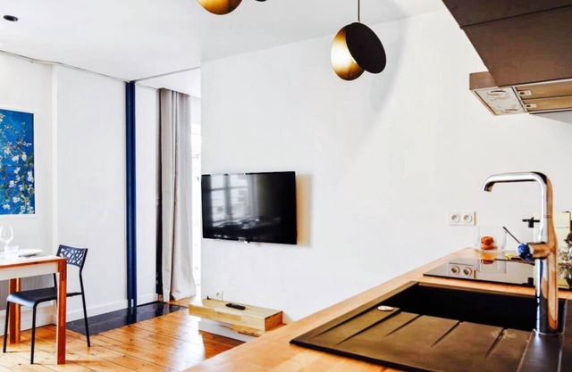 Superb architect-designed apartment on Place du Capitole Breathtaking rooftop views