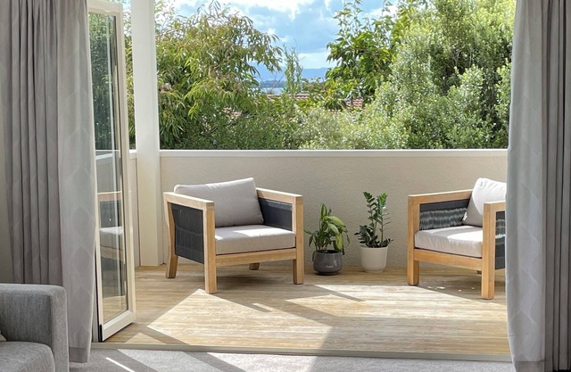 Superb bolt hole located in the heart of Matua