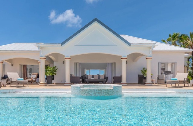 Superb Caribbean Villa With Heated Pool And Jacuzzi
