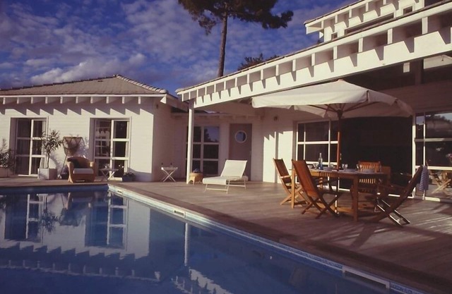 Magnífica villa de madera contemporáneo con piscina, entre Cuenca y el océano