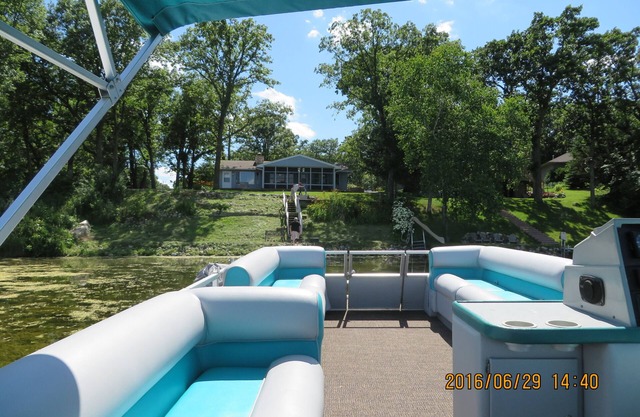 COTTAGE SUPERBIO, + Barco de pontones de LUJO a $ 100. 00 / DIA
