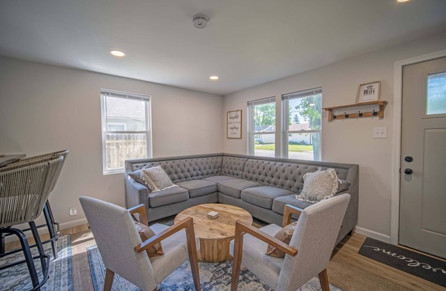 Superb Deal! 2 Miles from Beach & National Park