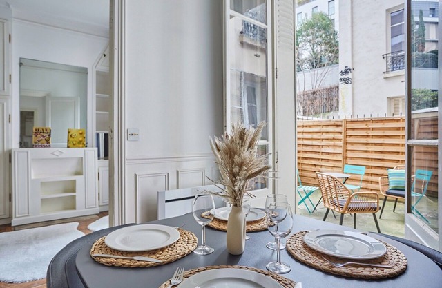 Superb Eiffel Tower Terrace Apartment
