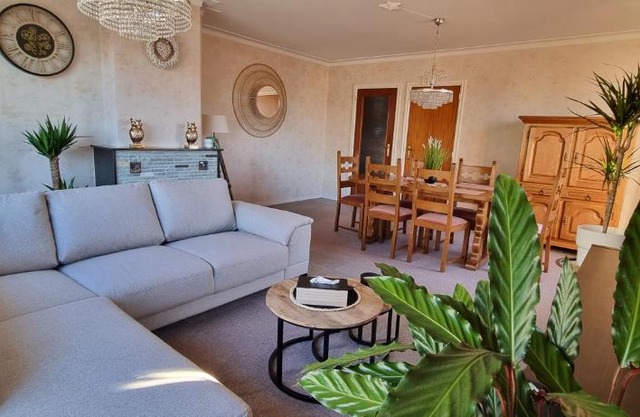 SUPERB FLAT WITH 3 BEDROOMS PARKING AND BALCONy